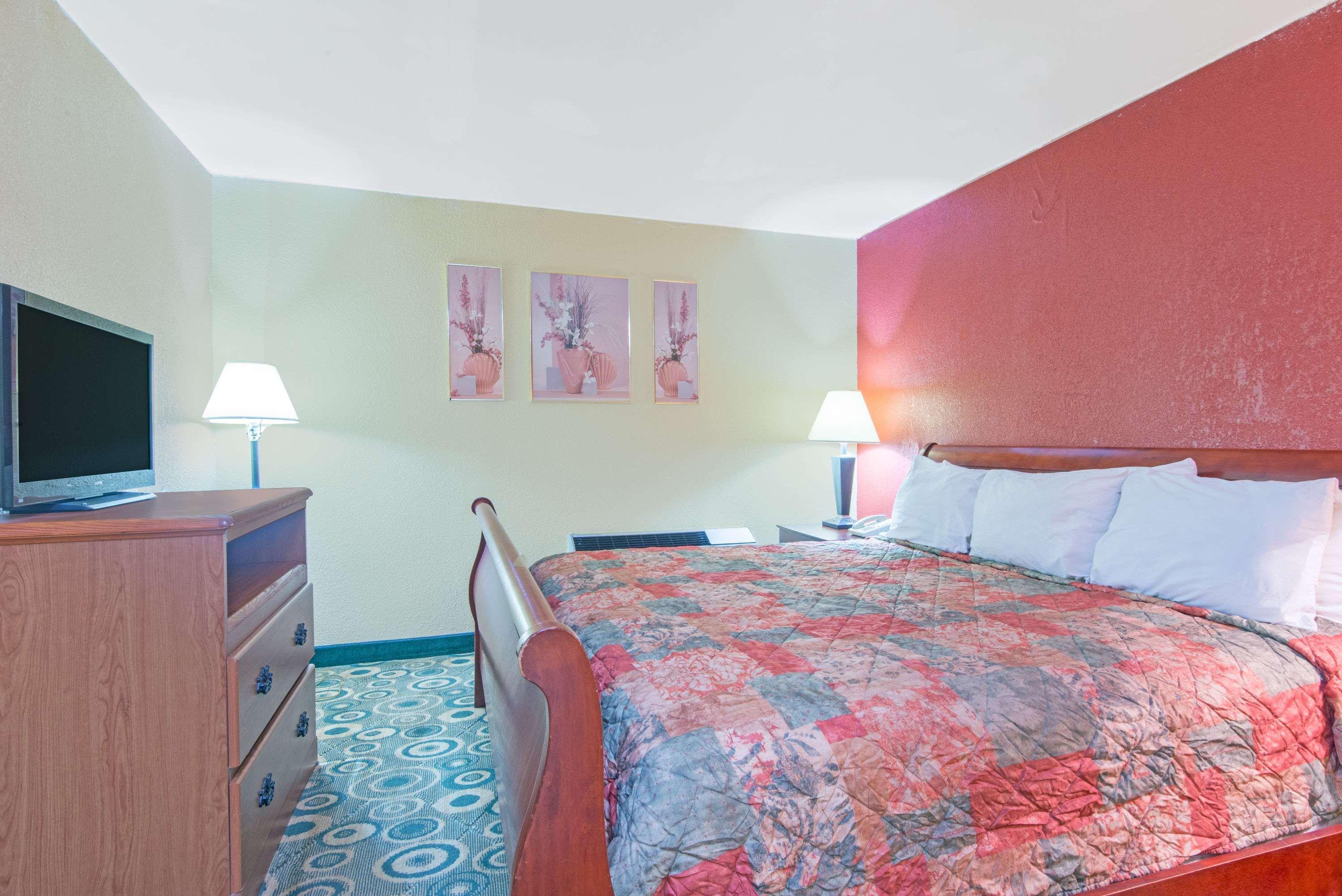Days Inn By Wyndham أوبيليكا المظهر الخارجي الصورة